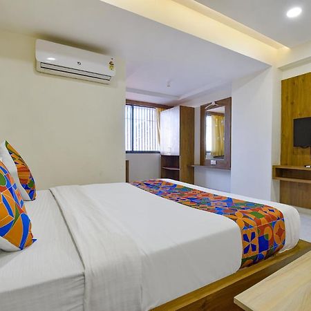 Hotel Legrand.Inn Ахмедабад Экстерьер фото